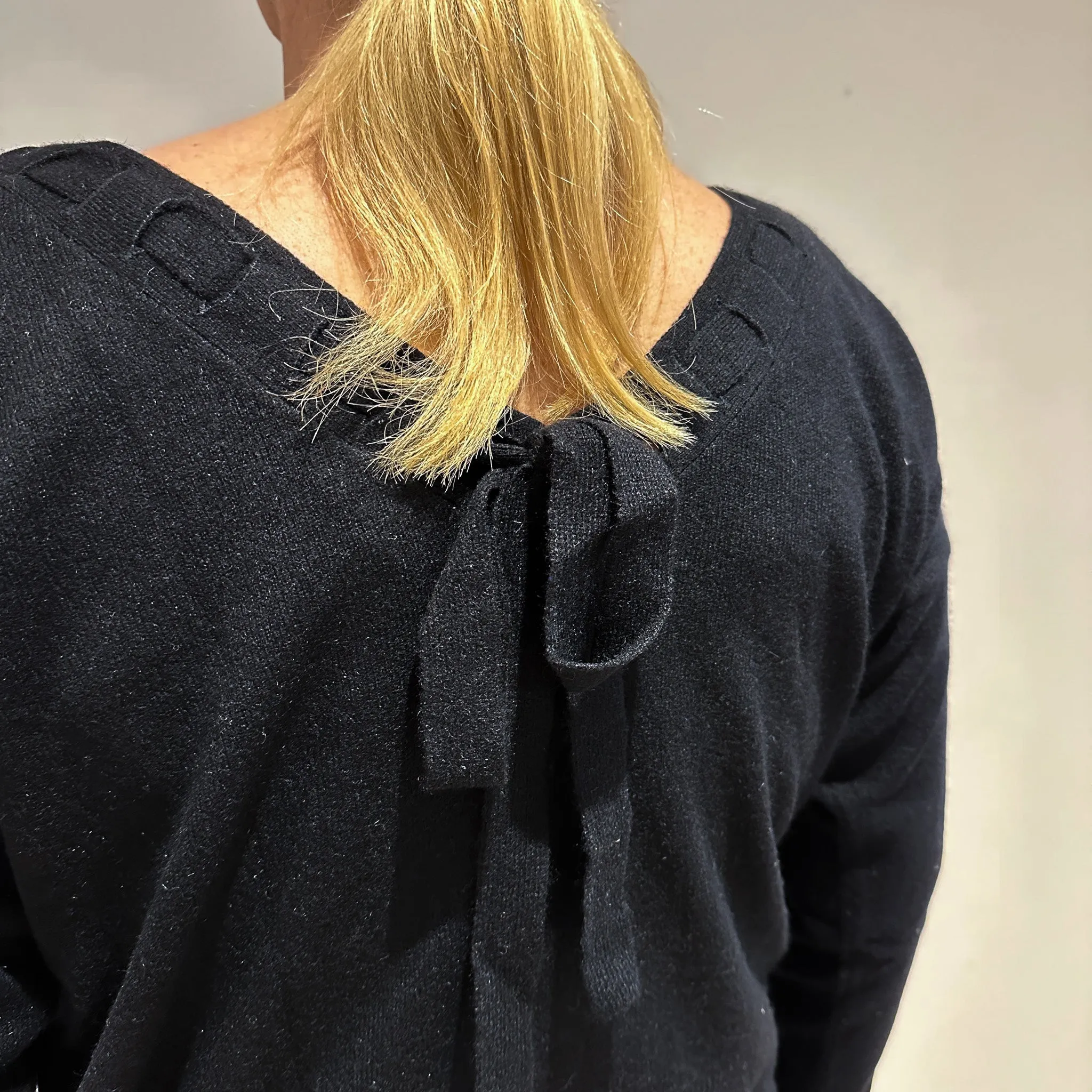 Black Bow Detail Designer Cashmere Crew Neck Jumper Large